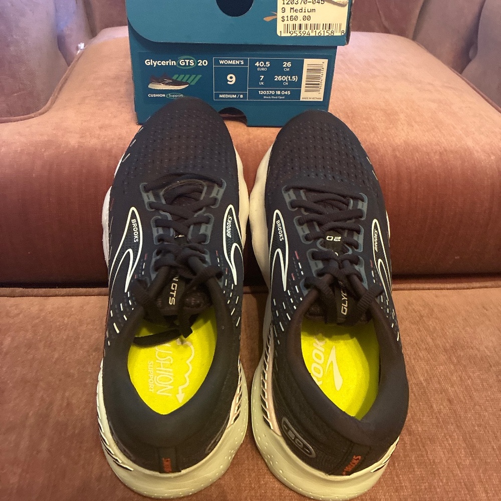 Brooks Glycerin GTS 20 Size 9 Medium / 40.5 Euro